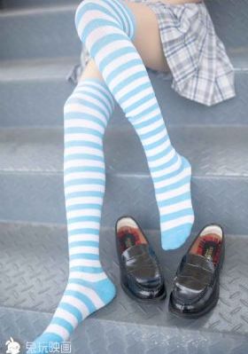 连裤袜女同在线播放_BD英语BD在线观看