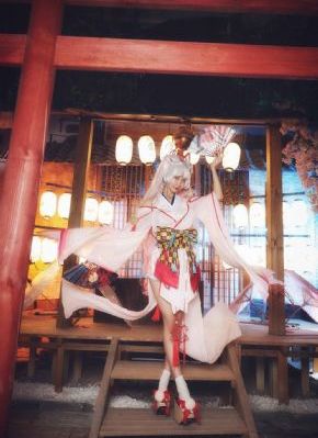 伊人国产综合_完整版高清下载